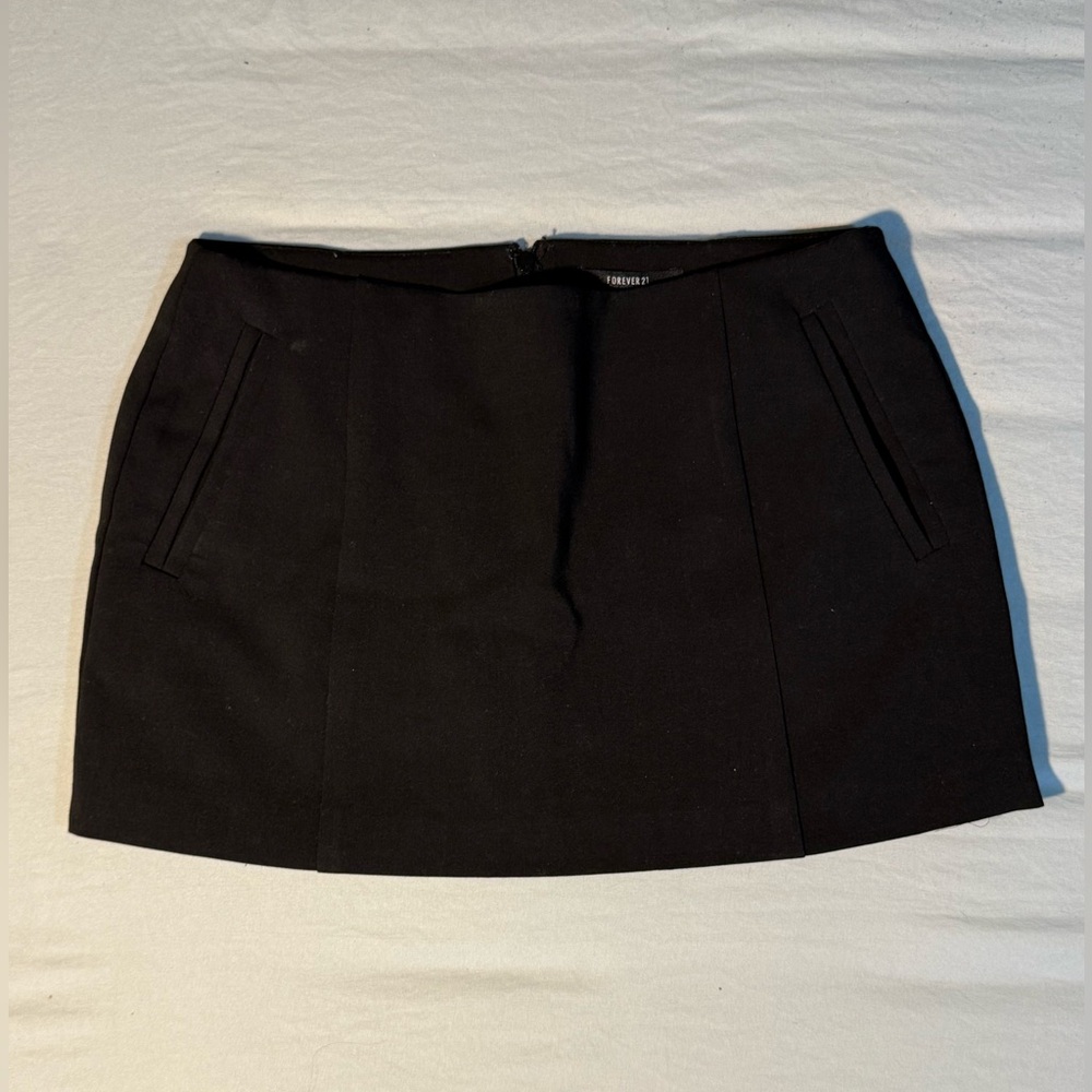 Forever 21 Classic Black Mini Skirt